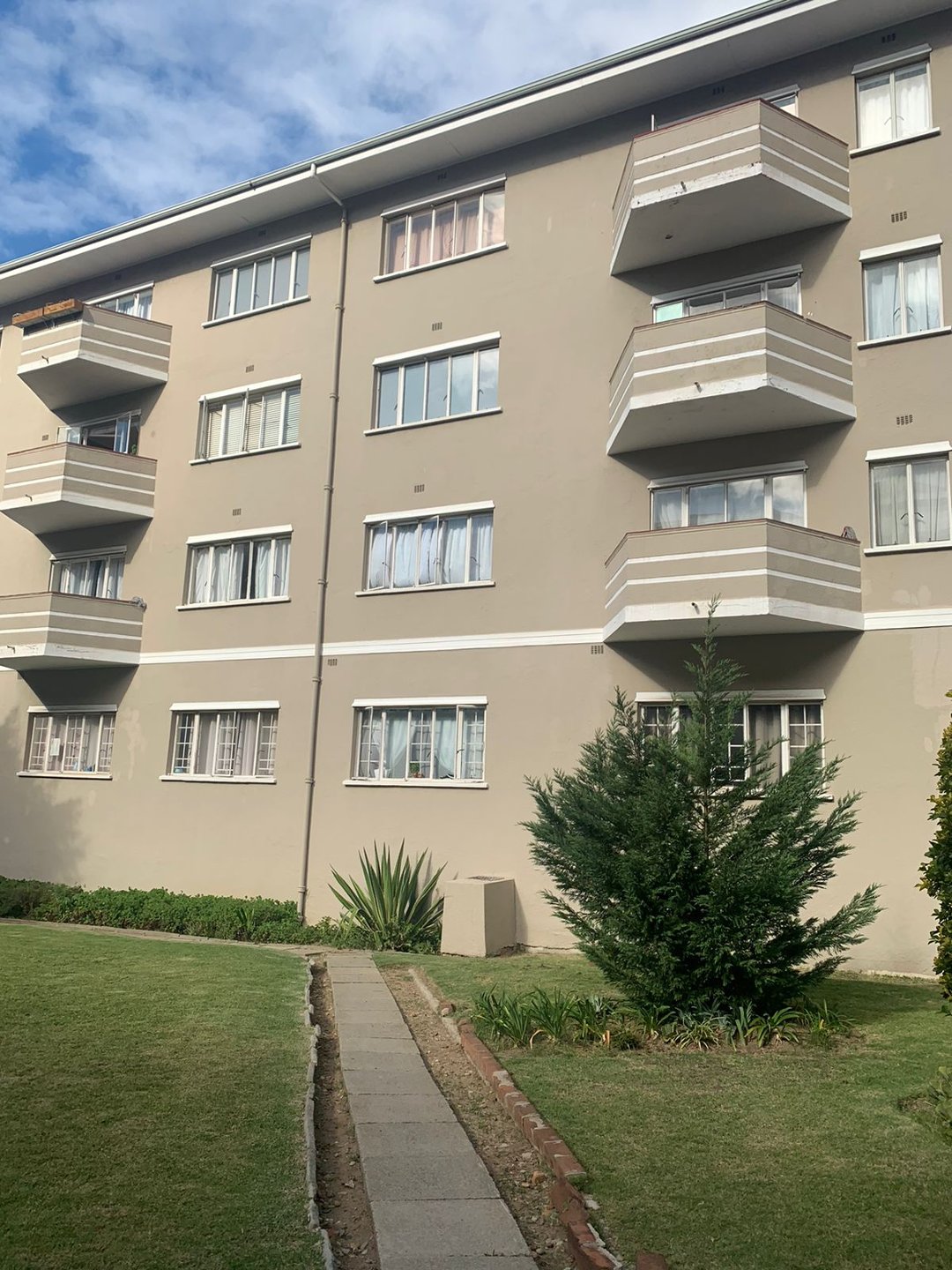 To Let 1 Bedroom Property for Rent in Rondebosch Western Cape